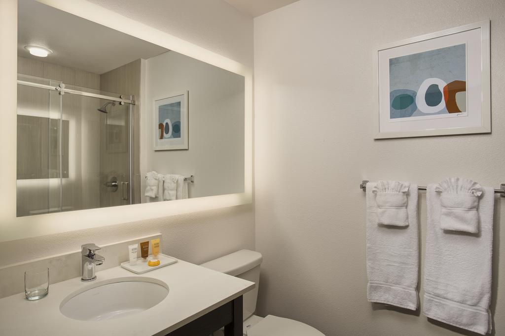 Corporate Inn Sunnyvale - All-Suite Hotel Exterior photo
