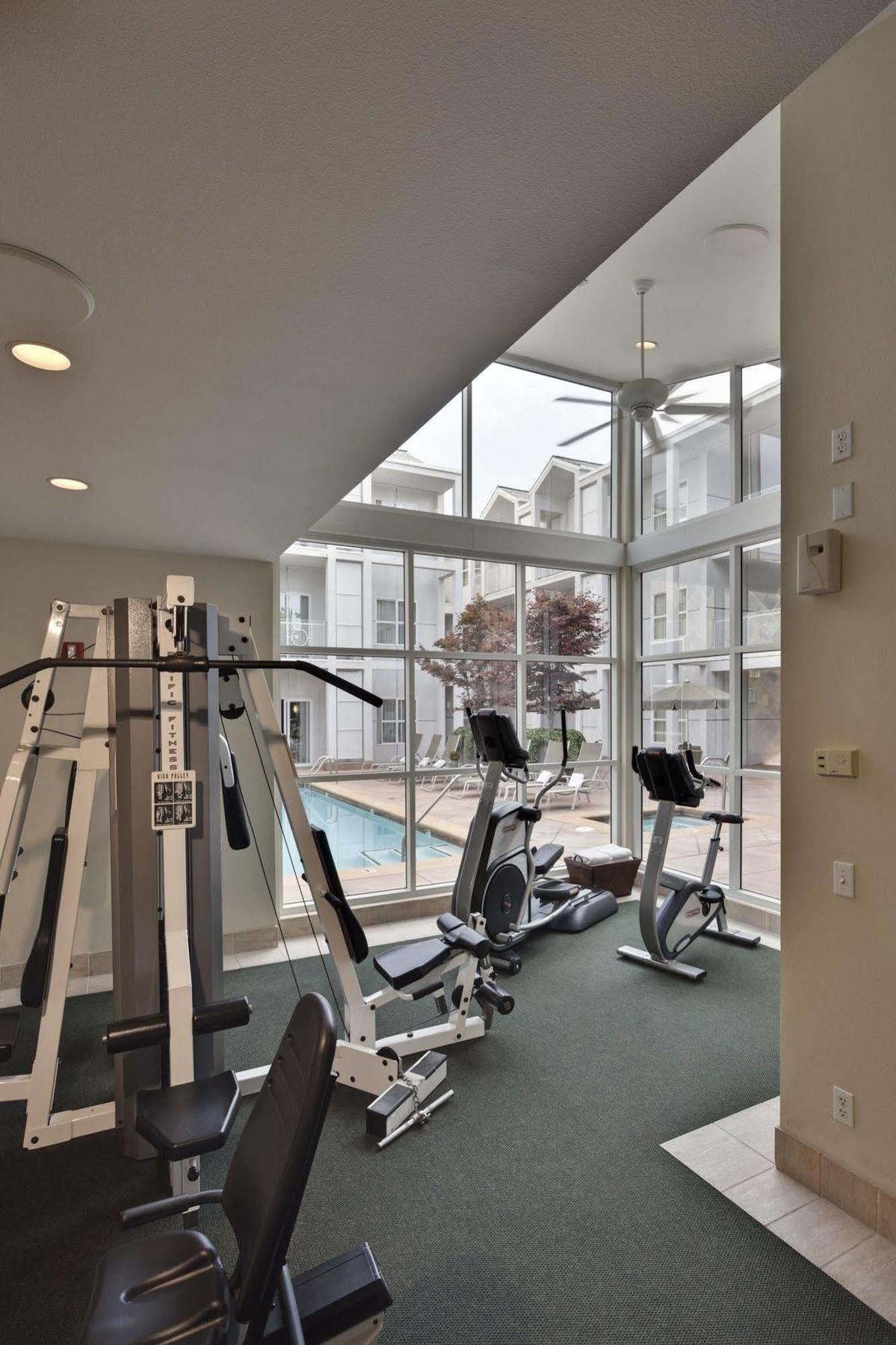 Corporate Inn Sunnyvale - All-Suite Hotel Exterior photo