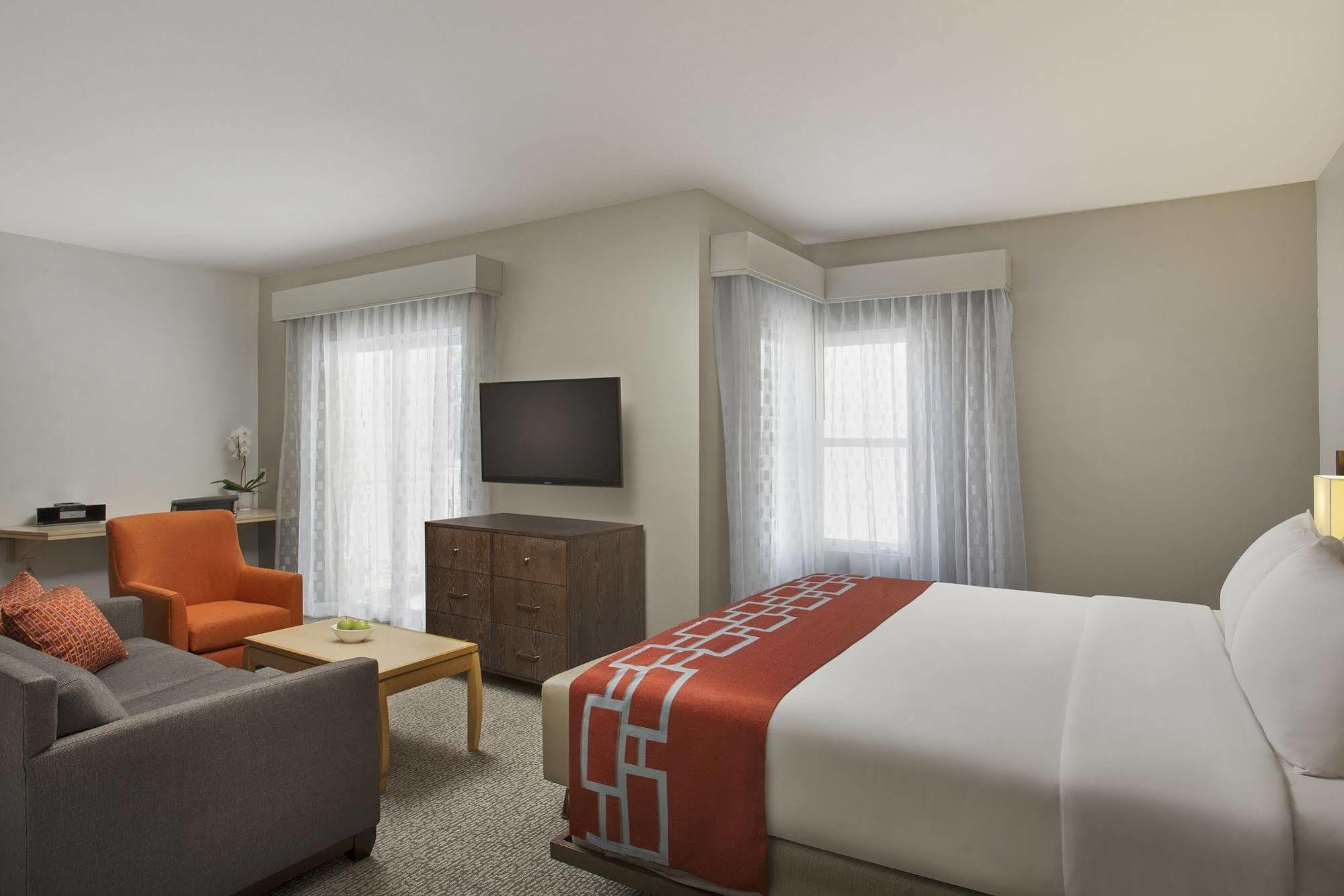 Corporate Inn Sunnyvale - All-Suite Hotel Exterior photo